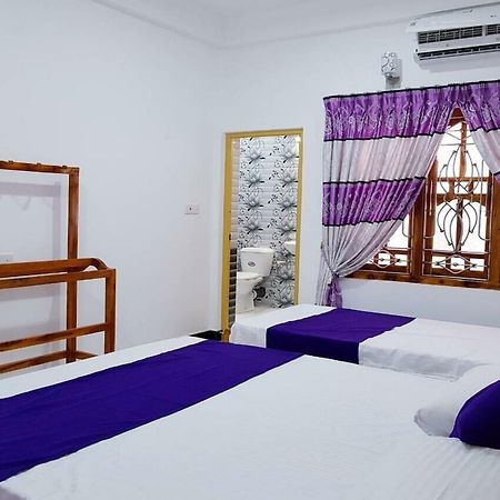 Snp Star Guest House Тринкомали Экстерьер фото