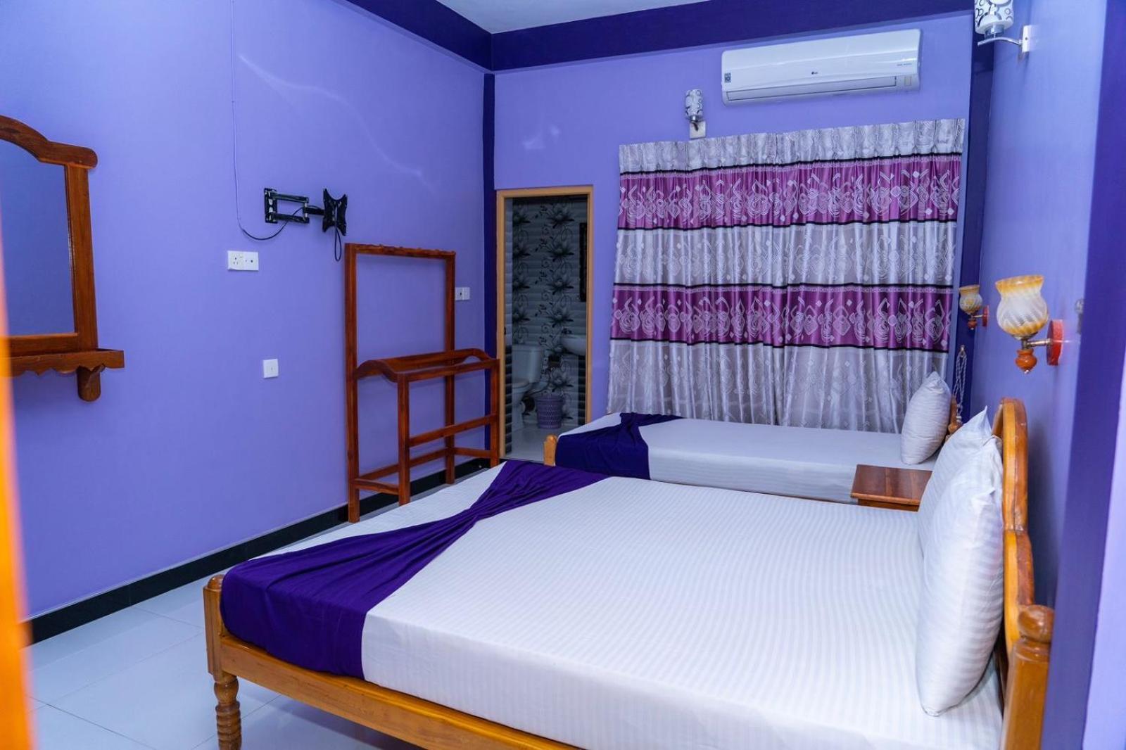Snp Star Guest House Тринкомали Экстерьер фото