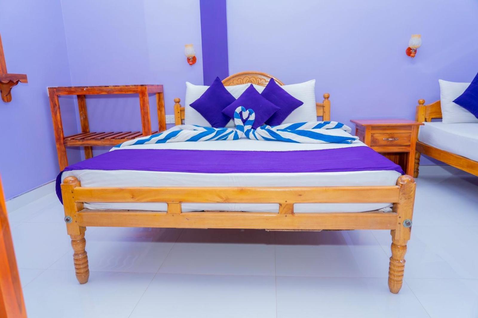 Snp Star Guest House Тринкомали Экстерьер фото