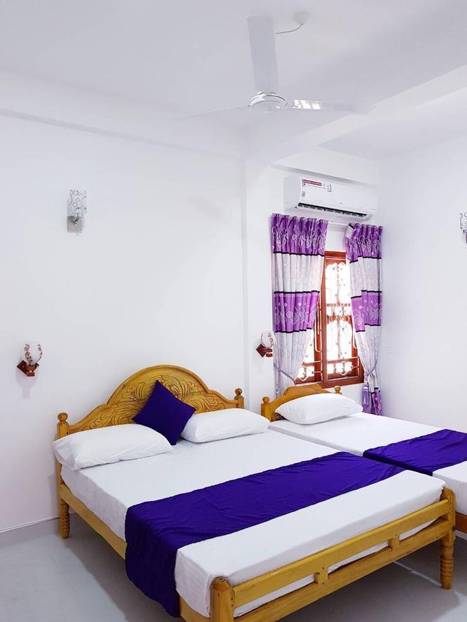Snp Star Guest House Тринкомали Экстерьер фото